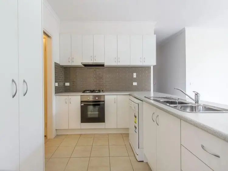 Second view of Homely unit listing, 2/5 Rosslyn Avenue, Seaford VIC 3198