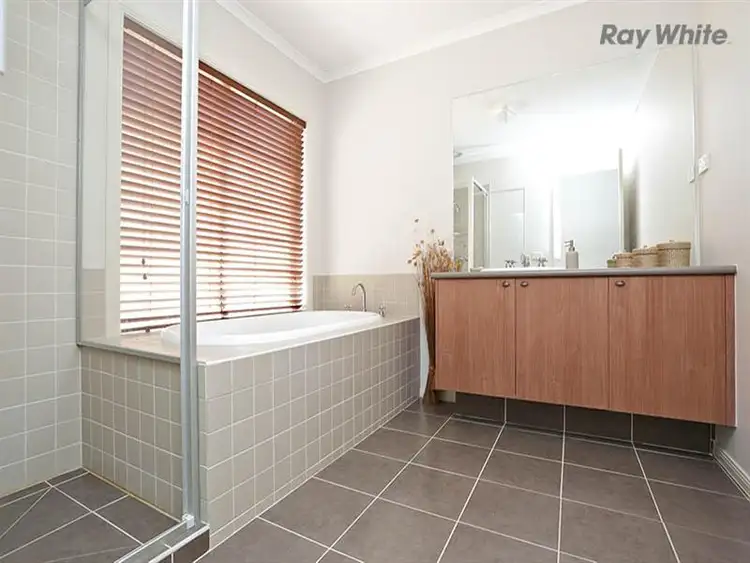 Seventh view of Homely house listing, 13 Windsor Court, Hillside VIC 3037