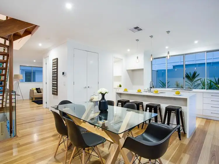 Main view of Homely townhouse listing, 4/42 Philip Street, Hawthorne QLD 4171
