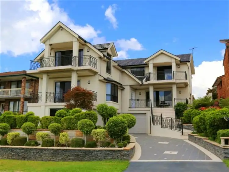 9 Kinsella Street, Illawong NSW 2234