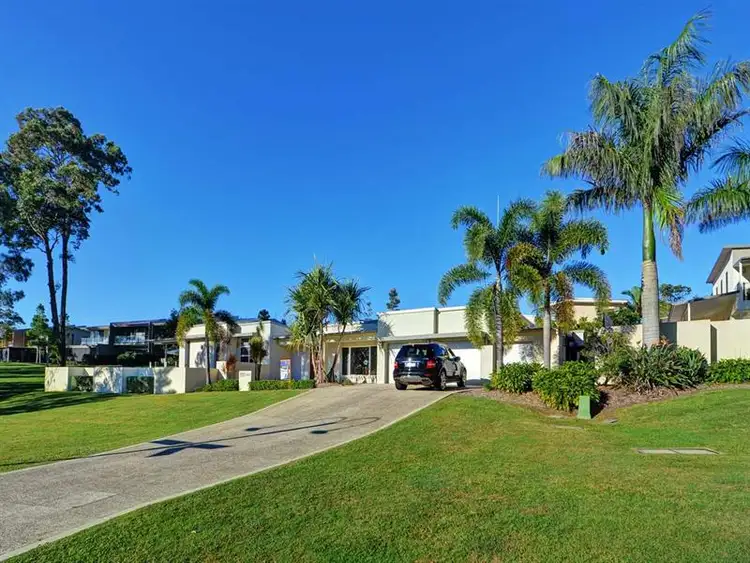 5434 Marine Drive North, Hope Island QLD 4212