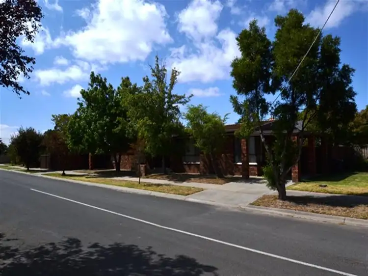 18 Oak Street, Seymour VIC 3660