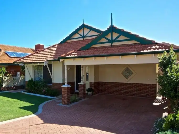 12 Lorica Cove, Hillarys WA 6025