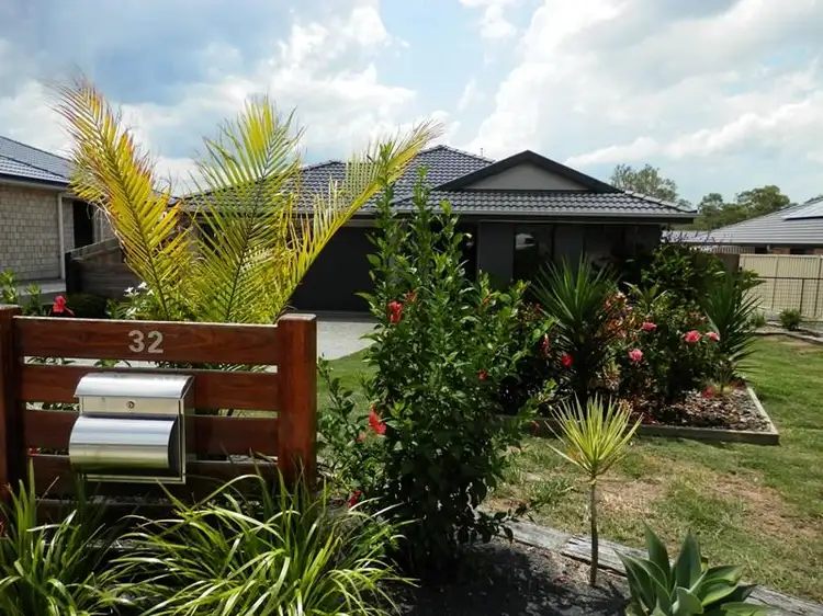 32 Piping Court, Raceview QLD 4305