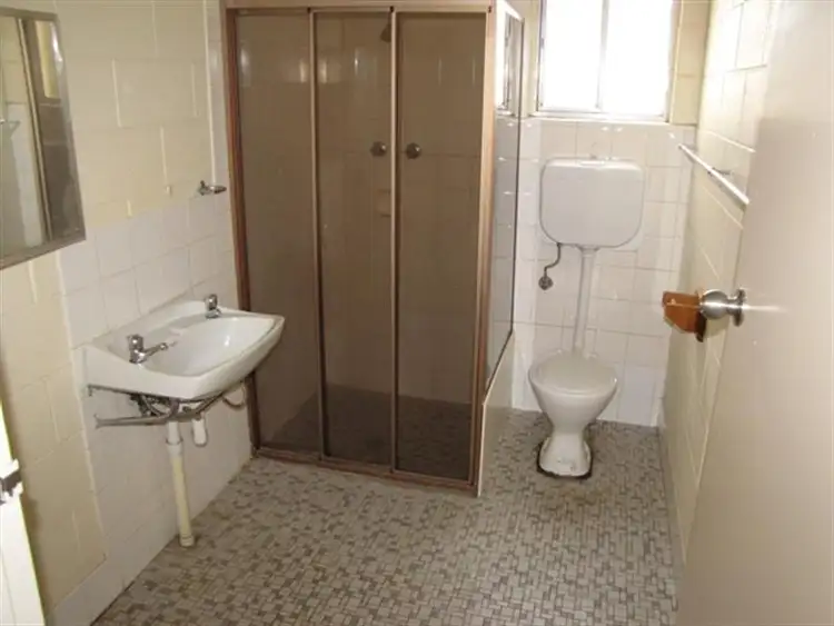 Sixth view of Homely house listing, Unit 11 Lake Vista, Queen Elizabeth Drive, Barmera SA 5345