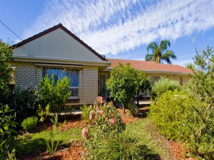 2 Oliver Avenue, Fulham Gardens SA 5024