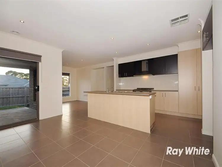 Sixth view of Homely house listing, 2 Manatree Court, Cranbourne South VIC 3977