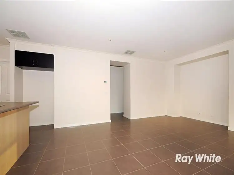 Seventh view of Homely house listing, 2 Manatree Court, Cranbourne South VIC 3977