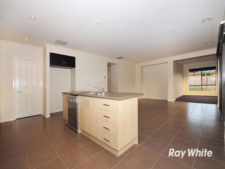 Fourth view of Homely house listing, 2 Manatree Court, Cranbourne South VIC 3977