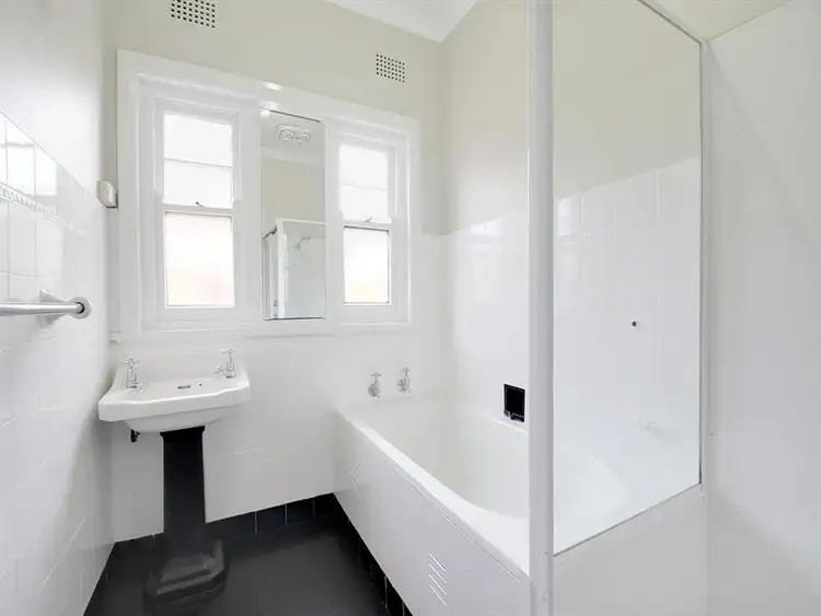 Fourth view of Homely house listing, 18 Hume Street, Goulburn NSW 2580