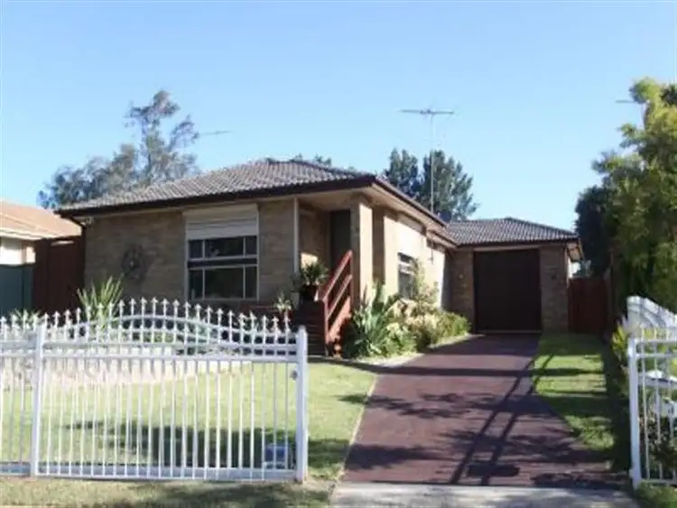 8 Gray Place, Wetherill Park NSW 2164