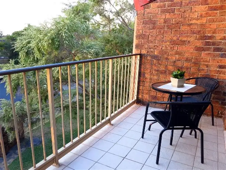 12/4 Rolan Court, Palm Beach QLD 4221