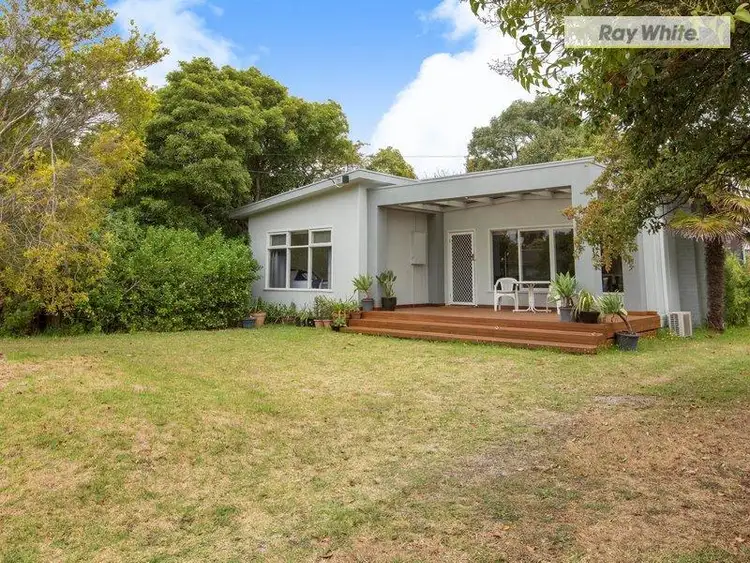 32 Whitehead Grove, Rosebud West VIC 3940