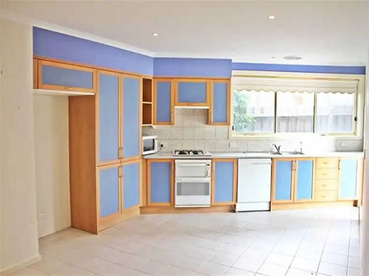 Fifth view of Homely house listing, 2 Camelia Close, Lalor VIC 3075