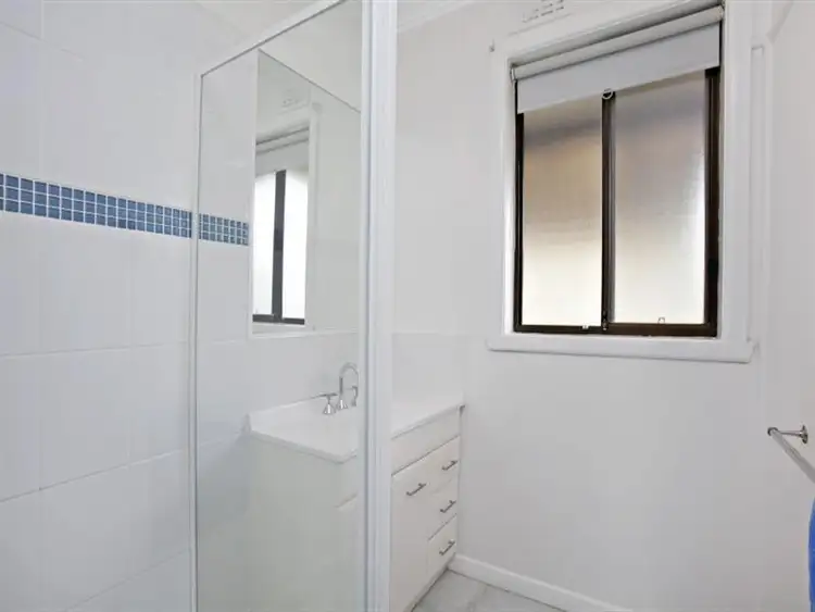 Fifth view of Homely house listing, 5 Burns Court, Heidelberg Heights VIC 3081