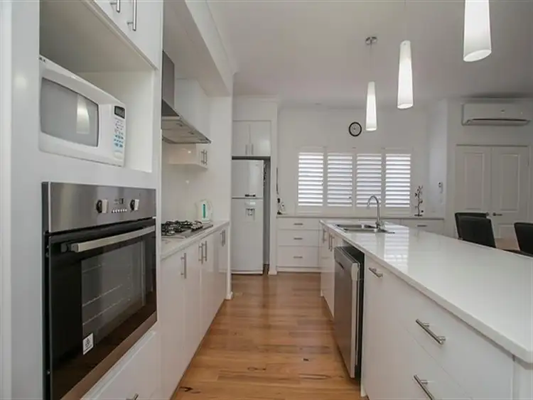 16 PARKFARM Drive, South Guildford WA 6055