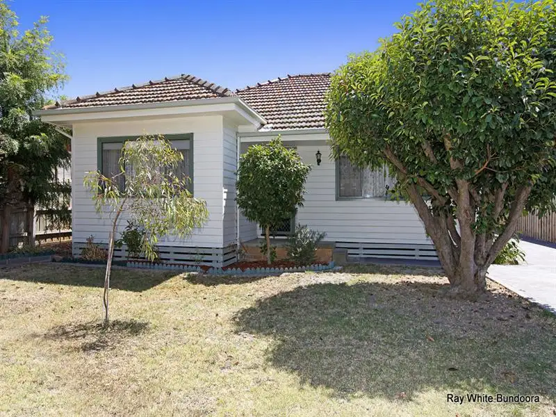 Main view of Homely unit listing, 1/11 Whittier Street, Kingsbury VIC 3083