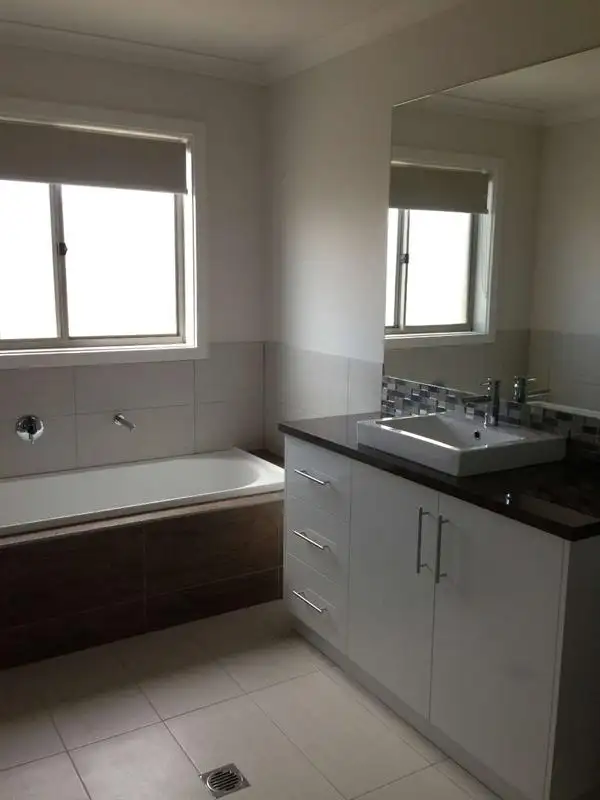 Fifth view of Homely townhouse listing, 4/9 Donnolley Court, Lavington NSW 2641