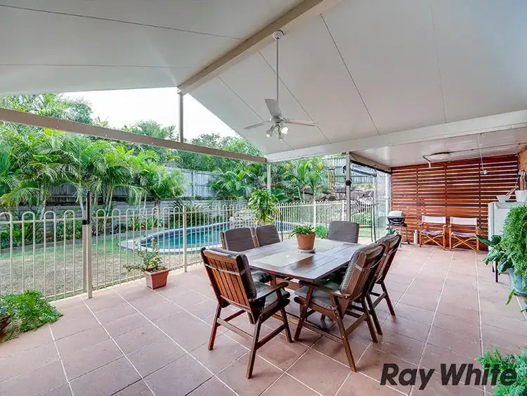 4 Jones Place, Arana Hills QLD 4054