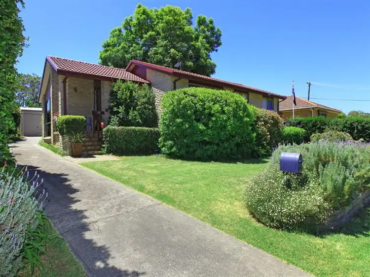 16 Peak Avenue, North Nowra NSW 2541