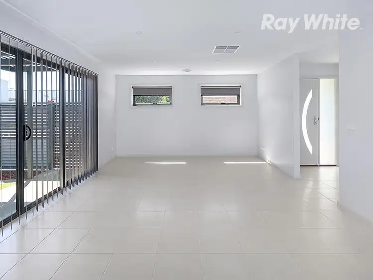 Third view of Homely townhouse listing, 19 Glenairne Street, Wodonga VIC 3690