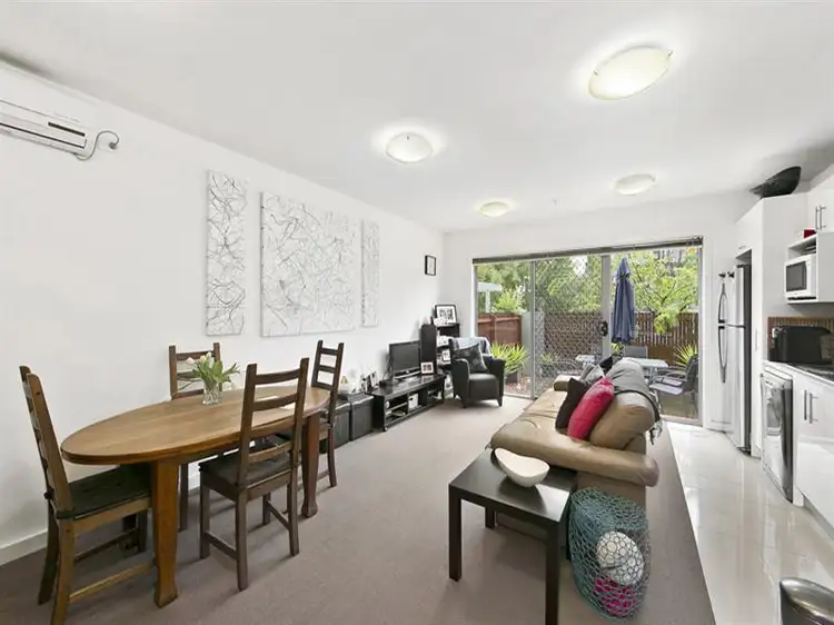 Third view of Homely apartment listing, 2/21 Lillimur Road, Ormond VIC 3204