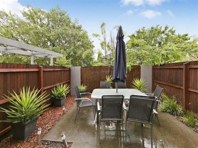 Main view of Homely apartment listing, 2/21 Lillimur Road, Ormond VIC 3204