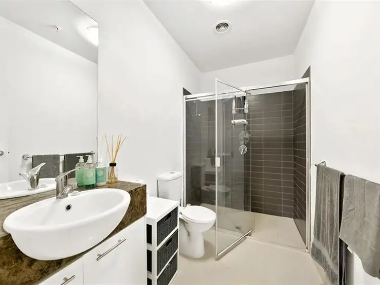 Fifth view of Homely apartment listing, 2/21 Lillimur Road, Ormond VIC 3204