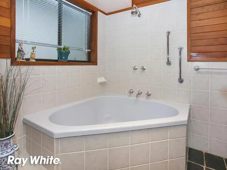 Sixth view of Homely house listing, 52 South Kiama Drive, Kiama Heights NSW 2533