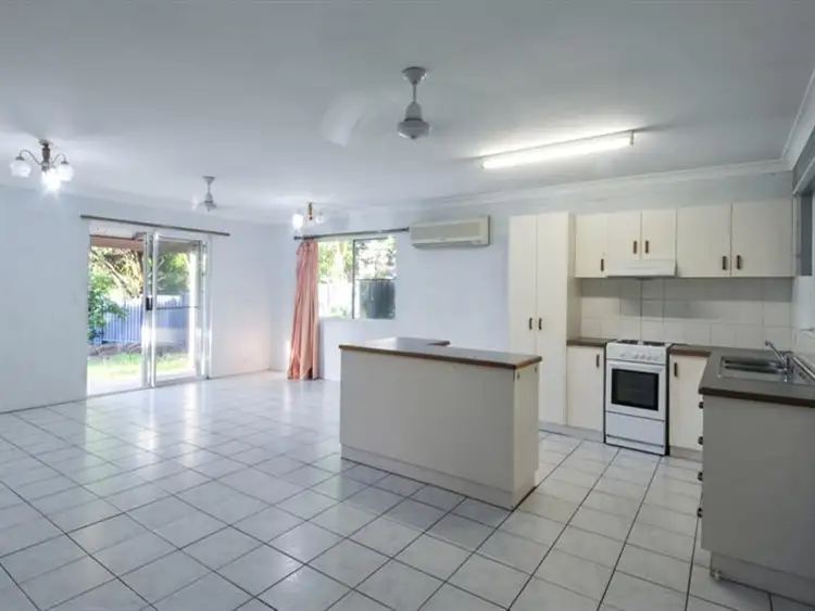 5 William Close, Cannonvale QLD 4802