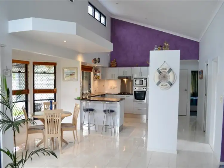 11 Warringal Court, Burrum Heads QLD 4659