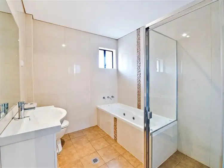 Fifth view of Homely apartment listing, 2/31 New Orleans Crescent, Maroubra NSW 2035