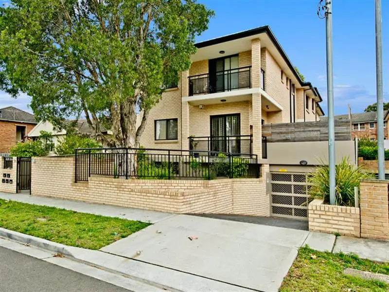 Main view of Homely apartment listing, 2/31 New Orleans Crescent, Maroubra NSW 2035