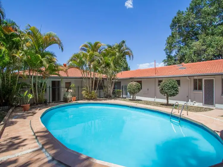 2 oak Street, Nerang QLD 4211