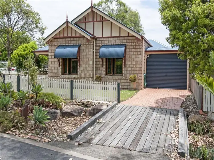 15 Simpson Way, Forest Lake QLD 4078