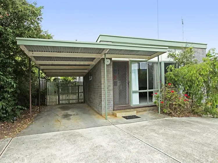 4/2 Iona Avenue, Belmont VIC 3216