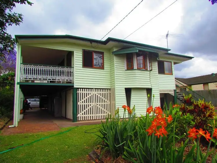 10 Elliot Street, Silkstone QLD 4304