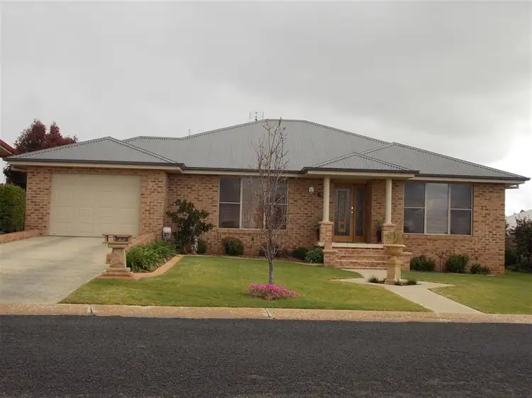 25 Alder Avenue, Parkes NSW 2870