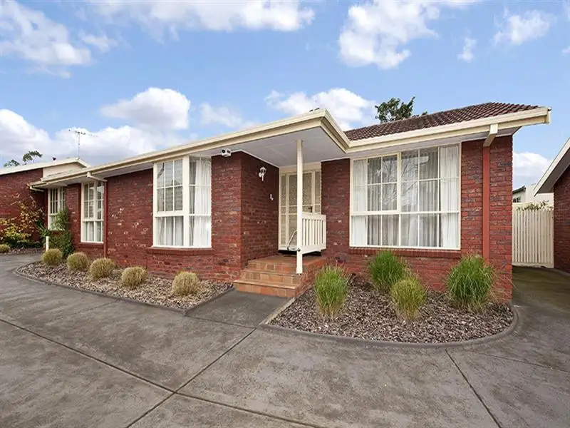 Main view of Homely unit listing, 2/5 Leith Road, Macleod VIC 3085