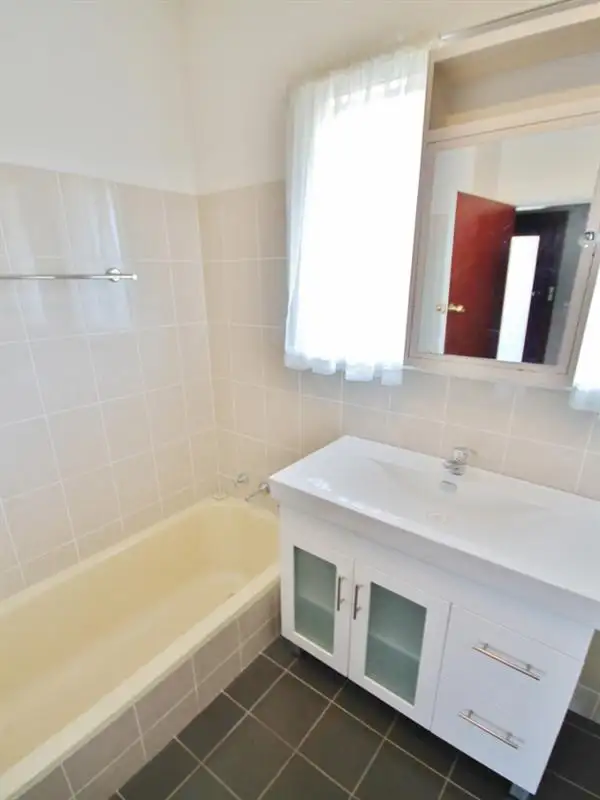 Fifth view of Homely house listing, 28 Thornhill Street, Young NSW 2594