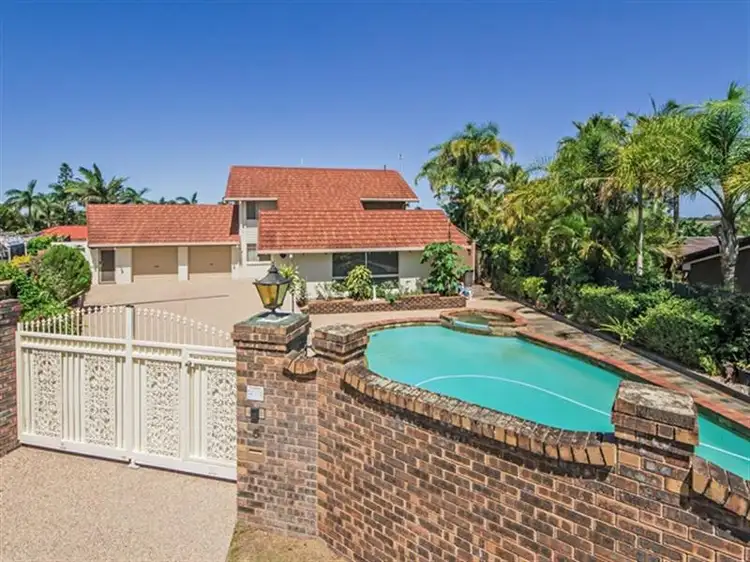 5 Rocket Court, Benowa QLD 4217