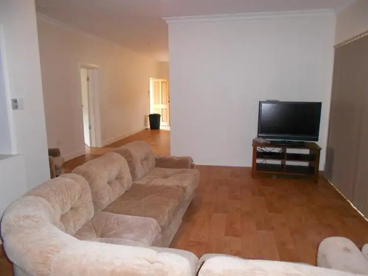 Fifth view of Homely house listing, 10 Pigeon Flat Road, Bordertown SA 5268