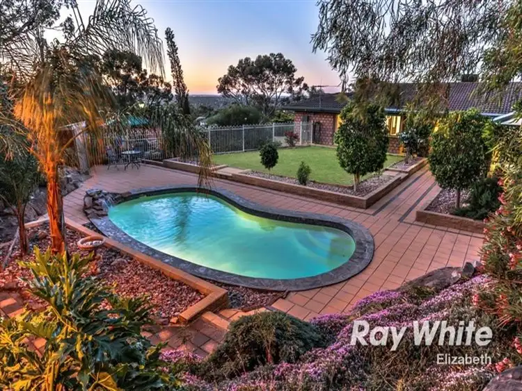 32 Gully Drive, Gulfview Heights SA 5096