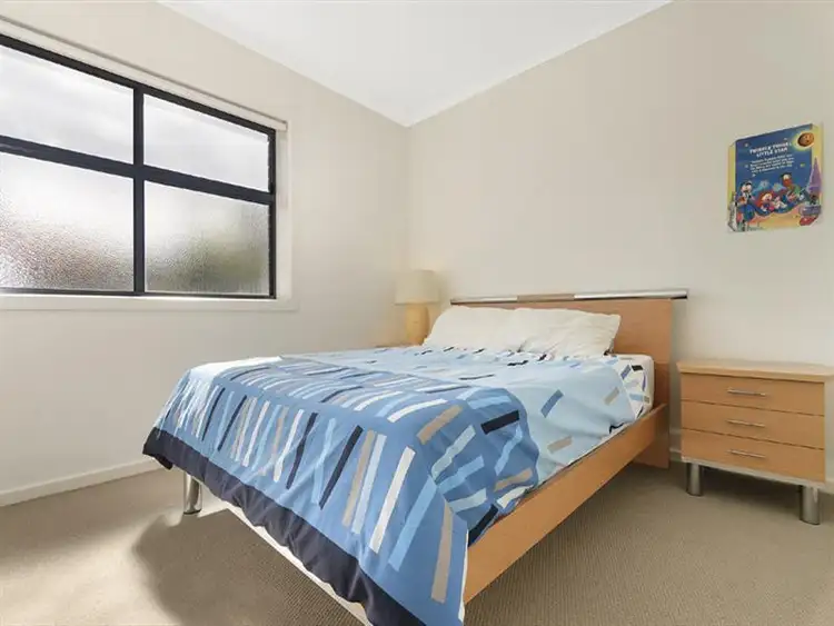 Fifth view of Homely unit listing, 68 Quarry Circuit, Coburg VIC 3058
