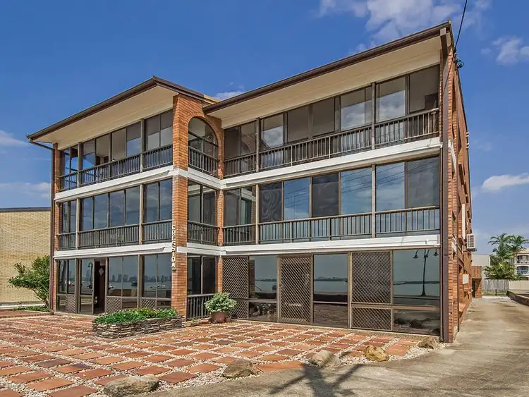 1/268 Marine Parade, Labrador QLD 4215
