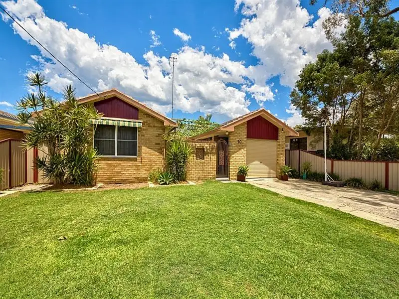 Main view of Homely house listing, 10 St James' Avenue, Berkeley Vale NSW 2261