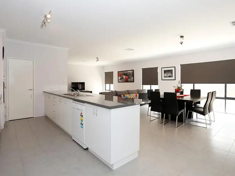 28 Alnwick Turn, Landsdale WA 6065