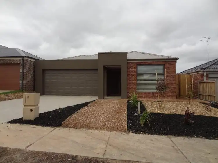 8 Parkfront Drive
