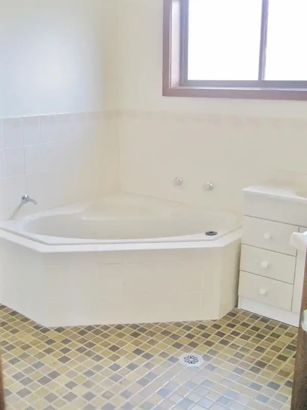 Fourth view of Homely unit listing, 8/4 Old Barracks Lane, Young NSW 2594