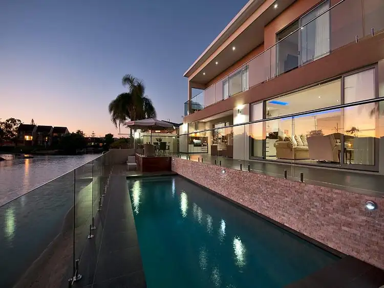 9 Lotus Key, Broadbeach Waters QLD 4218